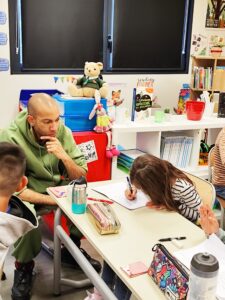 Lire la suite à propos de l’article Atelier slam chez les CE1 pour la fête des mères