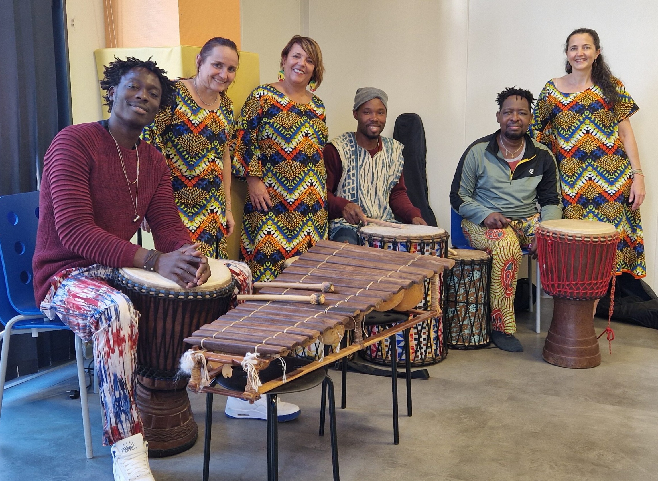 Lire la suite à propos de l’article Danser, bouger, vibrer : Noël aux rythmes africains à l’EBIHS